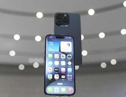 闽侯Apple维修站分享买iPhone15还是华为Mate60